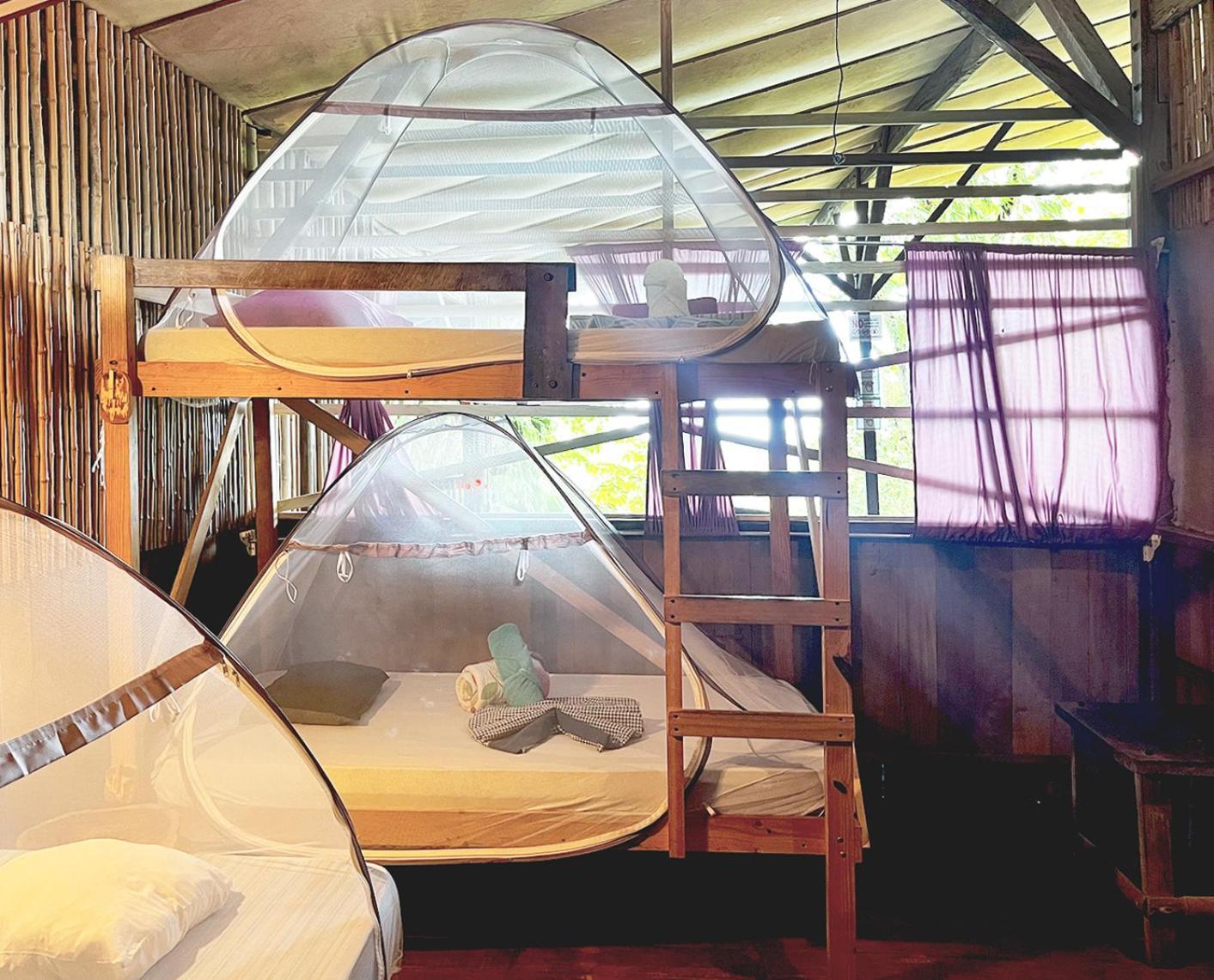 Cascada Hostel *